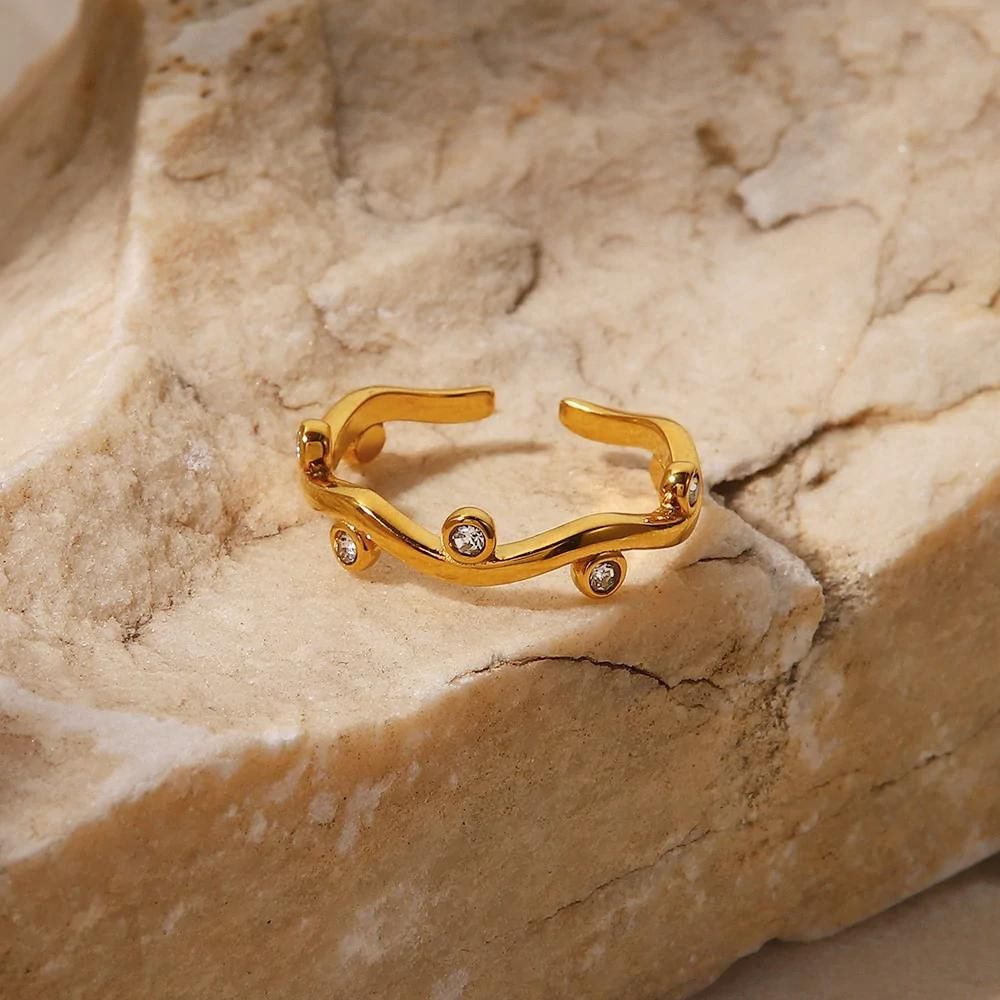 Barcelona Leaf Ring - Bare Essentials