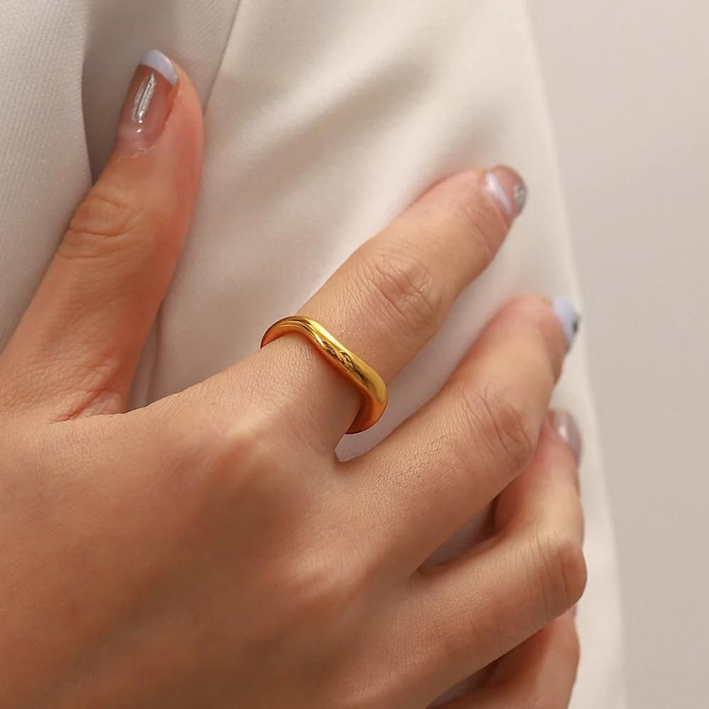Coppenhagen Wave Ring - Bare Essentials